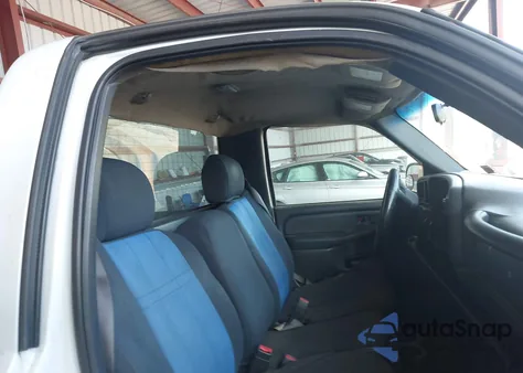 2002 GMC Sierra 1500 Standard z USA, uszkodzony, nr VIN 1GTEC14WX2Z334066